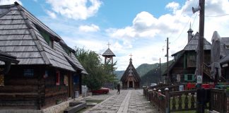 U TOKU JE 14. KUSTENDORF U MOKROJ GORI