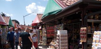 U SLICI I REČI: Zlatiborska pijaca uvek spremna za goste