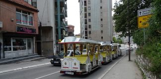 U SLICI I REČI: Promotivna vožnja turističkog vozića