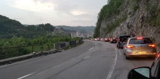 OPET BLOKIRANI PUTEVI Vlada spremna za razgovor, ali ne pod pritiskom ulice