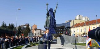 SIMBOL POBEDE I SEĆANJA NA ŽRTVE VELIKOG RATA Otkriven Spomenik velikoj pobedi