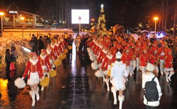 KARNEVAL PRAZNIKA MIMOZE Mažoretkinje iz Herceg Novog na Zlatiboru