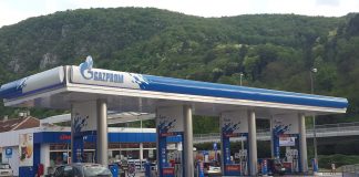 BENZIN POJEFTINIO Svega dva dinara, cigarete poskupele