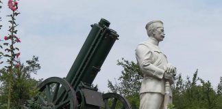 IVAN FELKER VAJAR IZ NIŠA Spomenik srpskom vojniku