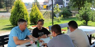 KRALJEVAČKU PORODICU SA JEDANAESTORO DECE Ugostili Zlatiborci