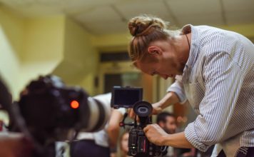 MLADI DOKUMENTARISTI SVETA Stvaraju na studentskom filmskom kampu INTERAKCIJA
