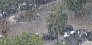 U UŽICU JAK PLJUSAK PRAĆEN GRMLJAVINOM I GRADOM